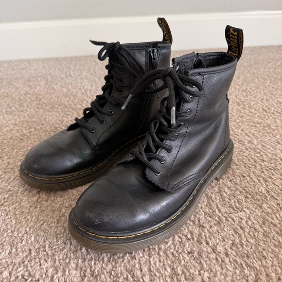 Dr. Martens Junior Boots - Picture 2 of 10